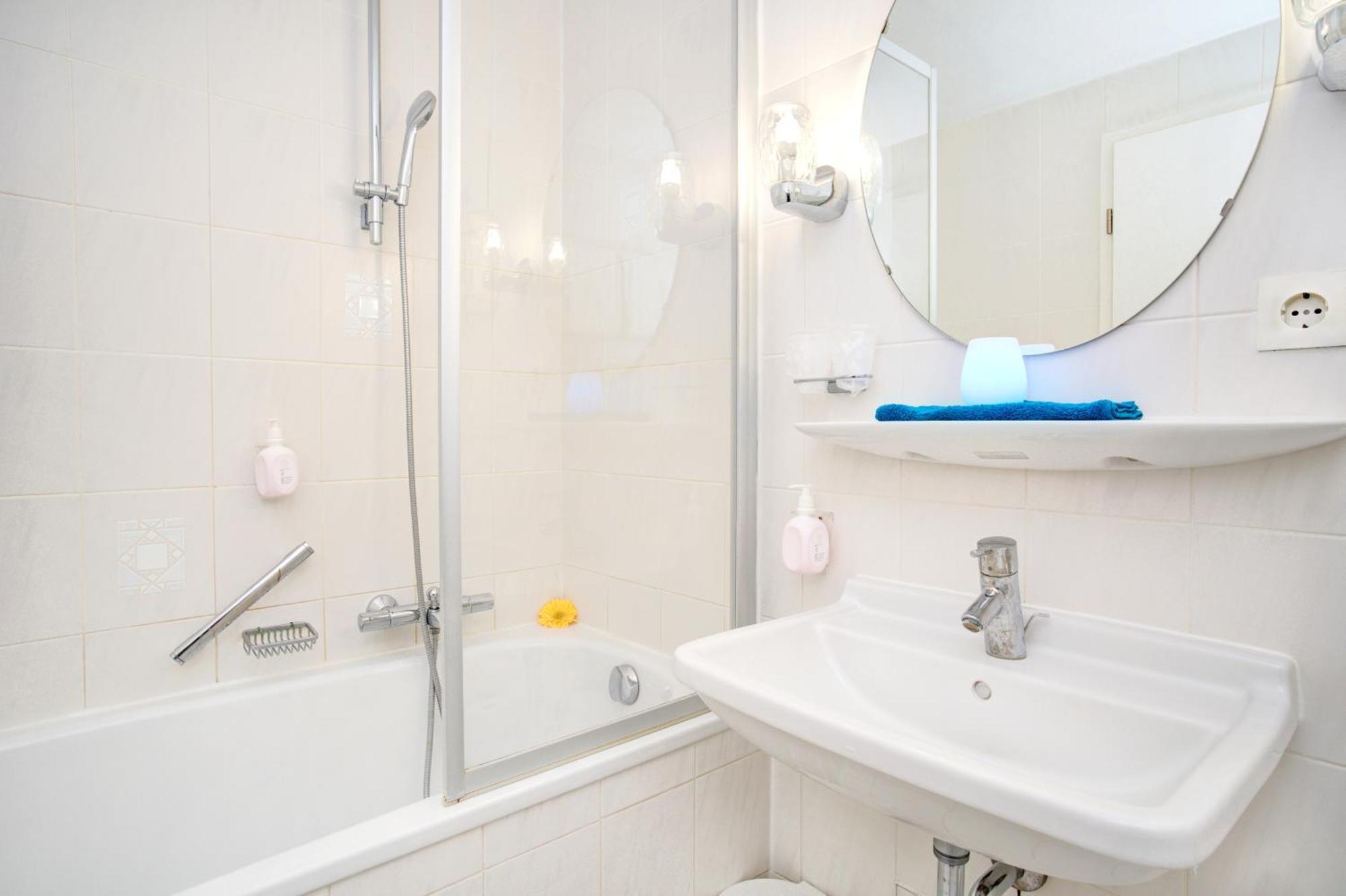 Ambassador Thecontinents Hotel Karlsruhe Ngoại thất bức ảnh